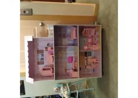 Dollhouse/furniture